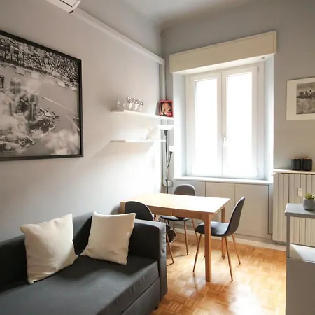 Casa Martini, Porta Romana * מילאנו